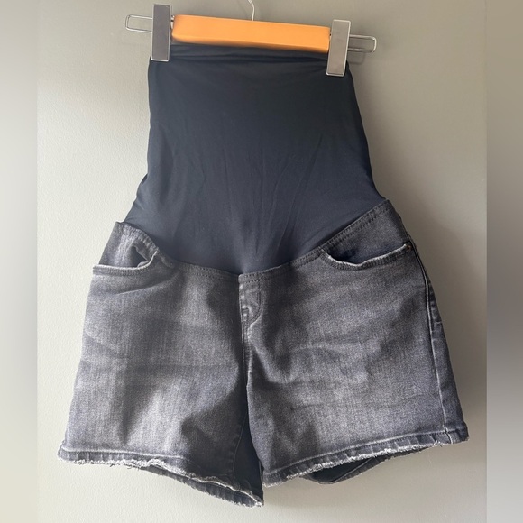 Isabel, midi short size 2, tummy control black maternity shorts. - Picture 2 of 7